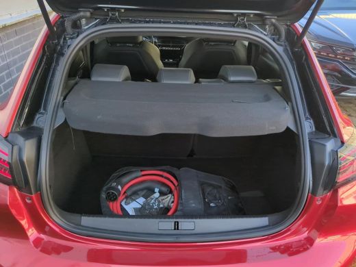 Peugeot e-208 EV GT 51 kWh | Afn. Trekhaak | Massage | Alcantara | Elektr. Stoelen | Warmtepomp | Stoelverwarmi... ActivLease financial lease