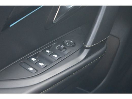 Peugeot e-208 EV GT Pack 50kWh 3 Fase 91%SOH! | Adaptive Cruise | Stoelverwarming | Alcantara | Keyless-Entry |... ActivLease financial lease