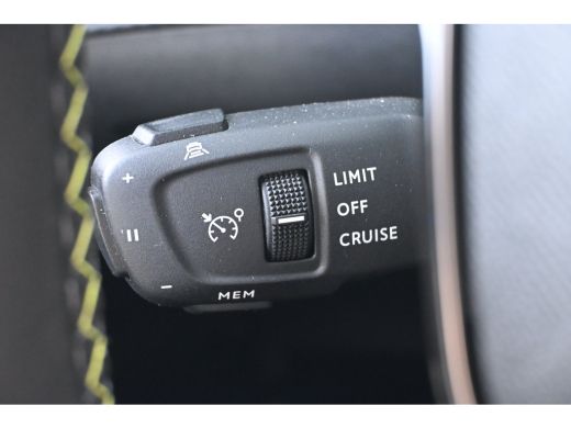 Peugeot e-208 EV GT Pack 50kWh 3 Fase 91%SOH! | Adaptive Cruise | Stoelverwarming | Alcantara | Keyless-Entry |... ActivLease financial lease