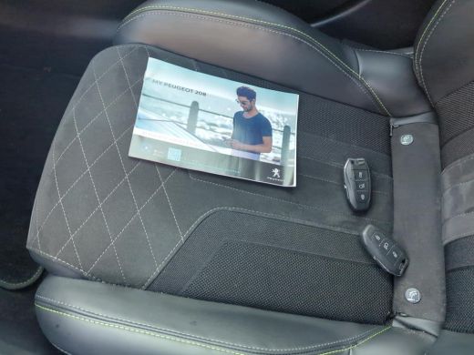 Peugeot e-208 EV GT Pack 50kWh 3 Fase | Adaptive Cruise | Stoelverwarming | Alcantara | Keyless-Entry | Dodehoe... ActivLease financial lease