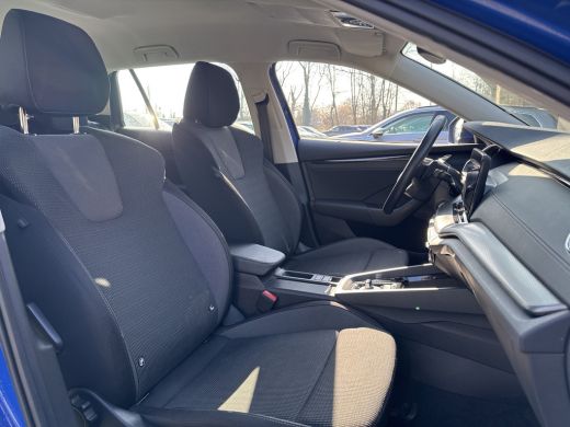 Skoda Octavia Combi TSI iV 204PK PHEV BUSINESS EDITION VIRTUAL/CRUISE/CARPLAY ActivLease financial lease