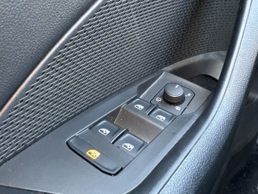 Skoda Octavia Combi TSI iV 204PK PHEV BUSINESS EDITION VIRTUAL/CRUISE/CARPLAY ActivLease financial lease