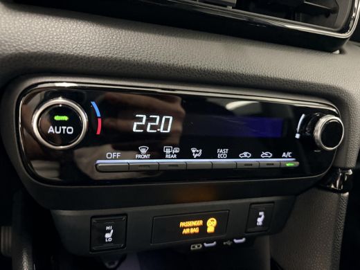 Toyota Yaris 1.5 Hybrid 115 Dynamic Comfort Pack ActivLease financial lease