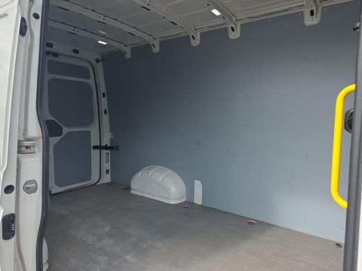 Volkswagen Crafter 35 2.0 TDI L3H3 | Trekhaak | Clima | DAB | 140Pk | ActivLease financial lease