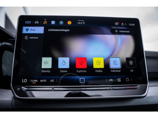 Volkswagen Golf 1.5 TSI Life Edition | Achteruitrijcamera | Apple Carplay/Android Auto|telefoonintegratie premium... ActivLease financial lease