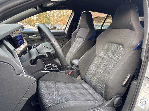 Volkswagen Golf GTE 245PK DSG HYBRID SPORT CAMERA/NAVI/IQ-LIGHT/HEAD-UP/SFEERVERL. ActivLease financial lease