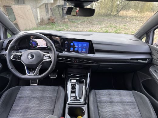 Volkswagen Golf GTE 245PK DSG HYBRID SPORT CAMERA/NAVI/IQ-LIGHT/HEAD-UP/SFEERVERL. ActivLease financial lease