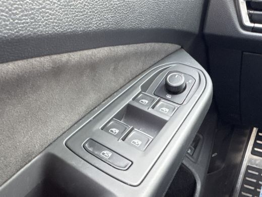 Volkswagen Golf GTE 245PK DSG HYBRID SPORT CAMERA/NAVI/IQ-LIGHT/HEAD-UP/SFEERVERL. ActivLease financial lease