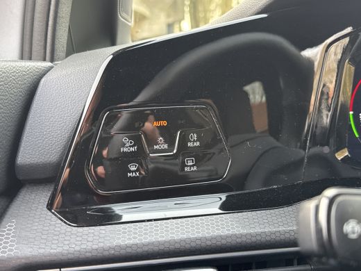 Volkswagen Golf GTE 245PK DSG HYBRID SPORT CAMERA/NAVI/IQ-LIGHT/HEAD-UP/SFEERVERL. ActivLease financial lease