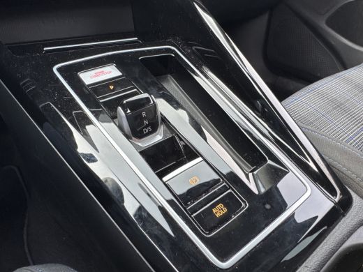 Volkswagen Golf GTE 245PK DSG HYBRID SPORT CAMERA/NAVI/IQ-LIGHT/HEAD-UP/SFEERVERL. ActivLease financial lease