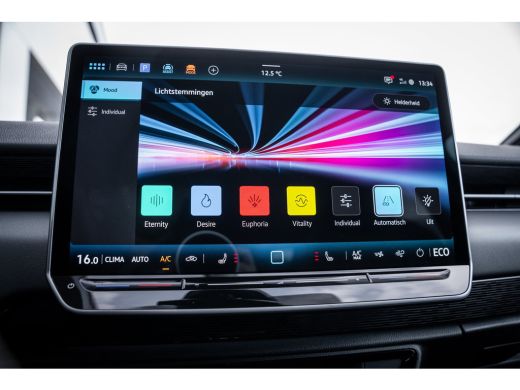 Volkswagen ID.7 Limited Edition | Achterbank in ongelijke delen neerklapbaar incl. middenarmsteun en doorlaadmoge... ActivLease financial lease