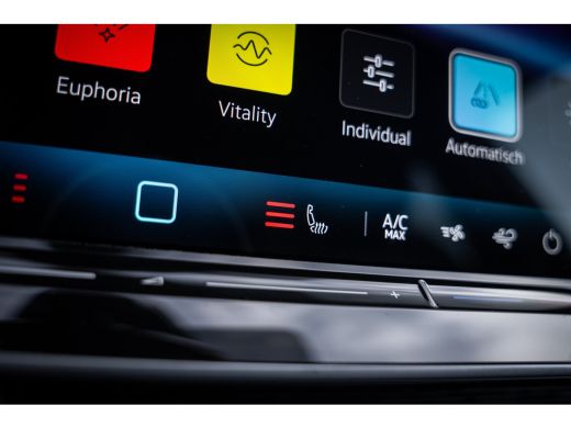 Volkswagen ID.7 Limited Edition | Achterbank in ongelijke delen neerklapbaar incl. middenarmsteun en doorlaadmoge... ActivLease financial lease