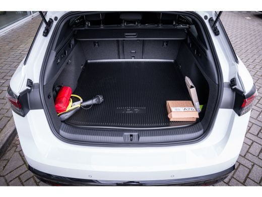 Volkswagen ID.7 Limited Edition | Achterbank in ongelijke delen neerklapbaar incl. middenarmsteun en doorlaadmoge... ActivLease financial lease