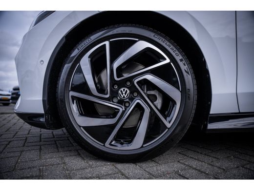 Volkswagen ID.7 Limited Edition | Achterbank in ongelijke delen neerklapbaar incl. middenarmsteun en doorlaadmoge... ActivLease financial lease