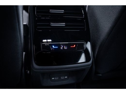 Volkswagen ID.7 Limited Edition | Achterbank in ongelijke delen neerklapbaar incl. middenarmsteun en doorlaadmoge... ActivLease financial lease