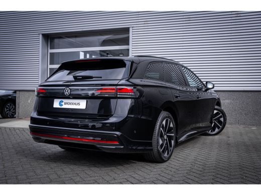 Volkswagen ID.7 Limited Edition | Achterbank in ongelijke delen neerklapbaar incl. middenarmsteun en doorlaadmoge... ActivLease financial lease