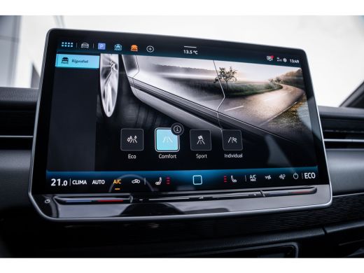 Volkswagen ID.7 Limited Edition | Achterbank in ongelijke delen neerklapbaar incl. middenarmsteun en doorlaadmoge... ActivLease financial lease