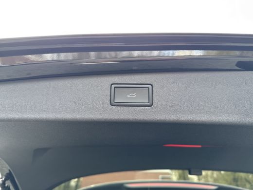 Volkswagen Tiguan 1.5 eHybrid 272PK PHEV ELEGANCE ALCANTARA/NAVI/360&deg;CAMERA/TREKHAAK ActivLease financial lease