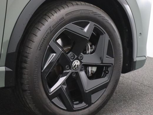 Volkswagen Tiguan 1.5 eHybrid R-Line Edition 272PK DSG Pano-Schuifdak, Black Style, 19" LM Velgen, Keyless, Navi vi... ActivLease financial lease