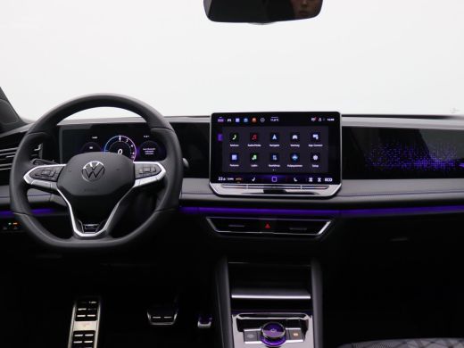 Volkswagen Tiguan 1.5 eHybrid R-Line Edition 272PK DSG Pano-Schuifdak, Black Style, 19" LM Velgen, Keyless, Navi vi... ActivLease financial lease