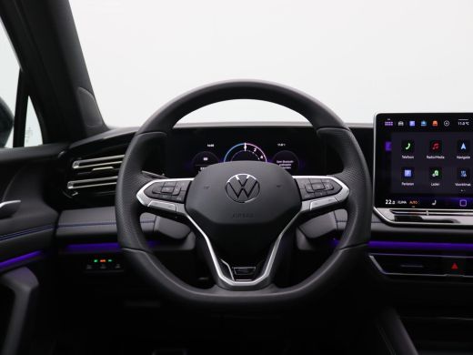 Volkswagen Tiguan 1.5 eHybrid R-Line Edition 272PK DSG Pano-Schuifdak, Black Style, 19" LM Velgen, Keyless, Navi vi... ActivLease financial lease