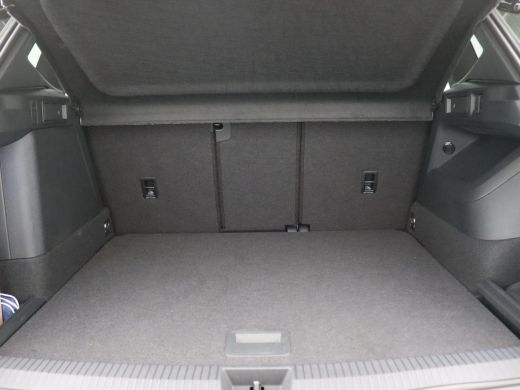 Volkswagen Tiguan 1.5 eHybrid R-Line Edition 272PK DSG Pano-Schuifdak, Black Style, 19" LM Velgen, Keyless, Navi vi... ActivLease financial lease