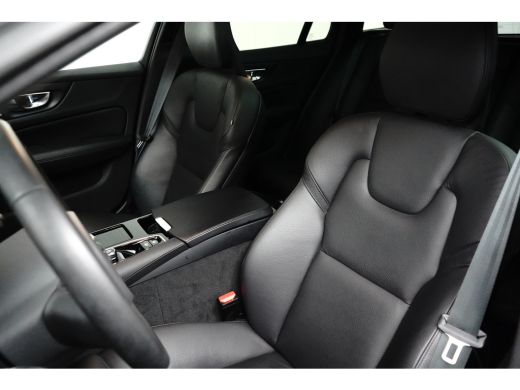 Volvo  V60 2.0 T6 Plug-in hybrid AWD Plus Bright | Trekhaak | Panoramadak | Leder | ActivLease financial lease