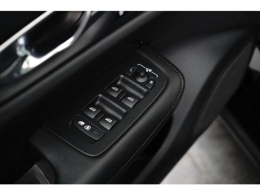 Volvo  V60 2.0 T6 Plug-in hybrid AWD Plus Bright | Trekhaak | Panoramadak | Leder | ActivLease financial lease