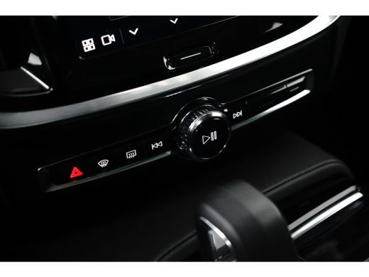 Volvo  V60 2.0 T6 Plug-in hybrid AWD Plus Bright | Trekhaak | Panoramadak | Leder | ActivLease financial lease