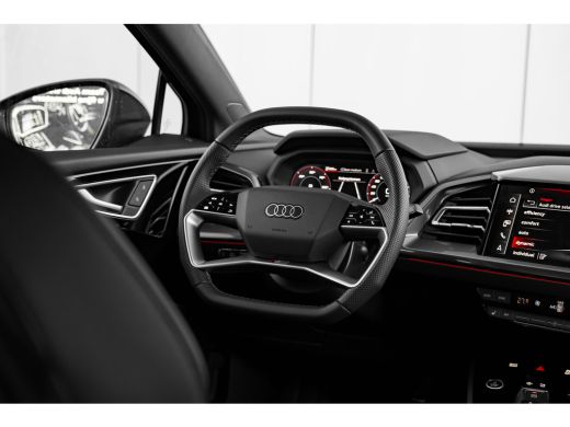 Audi Q4 e-tron S edition | Achterklep, automatisch bedienbaar | Achteruitrijcamera | Adaptive cruise control ActivLease financial lease