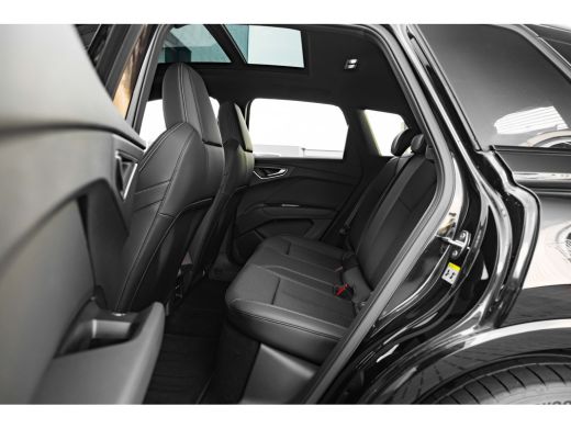 Audi Q4 e-tron S edition | Achterklep, automatisch bedienbaar | Achteruitrijcamera | Adaptive cruise control ActivLease financial lease