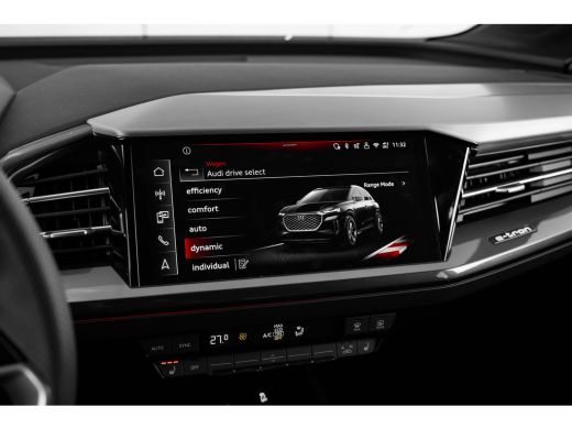 Audi Q4 e-tron S edition | Achterklep, automatisch bedienbaar | Achteruitrijcamera | Adaptive cruise control ActivLease financial lease