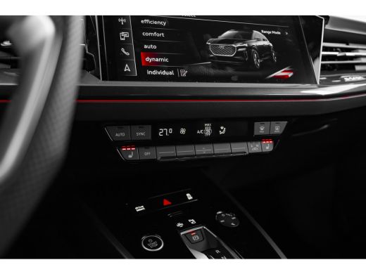 Audi Q4 e-tron S edition | Achterklep, automatisch bedienbaar | Achteruitrijcamera | Adaptive cruise control ActivLease financial lease