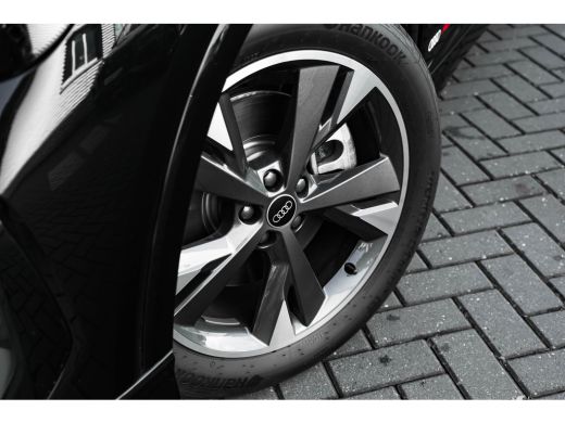 Audi Q4 e-tron S edition | Achterklep, automatisch bedienbaar | Achteruitrijcamera | Adaptive cruise control ActivLease financial lease
