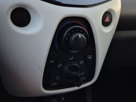 Citroën C1 1.0 VTi Millenium Carplay/android auto | DAB | Extra getint glas | Airco | ActivLease financial lease