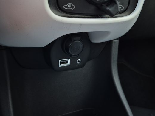 Citroën C1 1.0 VTi Millenium Carplay/android auto | DAB | Extra getint glas | Airco | ActivLease financial lease