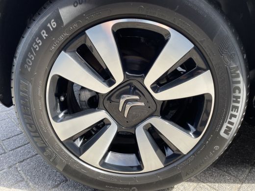 Citroën C3 110pk Shine (Camera - Keyless Entry - Navigatie - Automatische Airco - Apple Carplay - LED) ActivLease financial lease