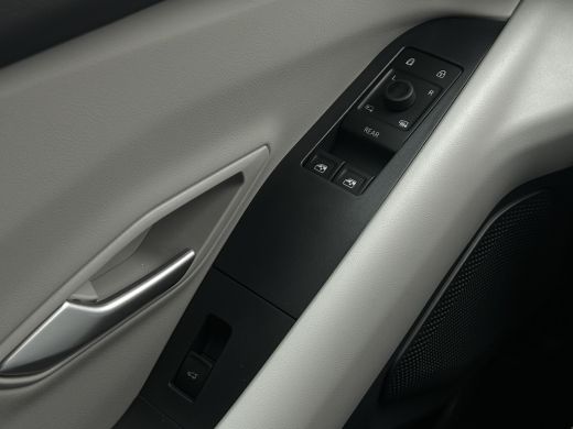 Ford Explorer Premium Standard Range RWD 52 kWh | 18-weg verstelbare AGR-voorstoelen (ergonomisch gecertificeer... ActivLease financial lease