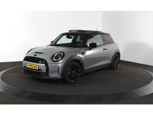 Mini Electric Camden Plus Edition 33 kWh | Achterbank in delen neerklapbaar | Achteruitrijcamera | Airco (autom...