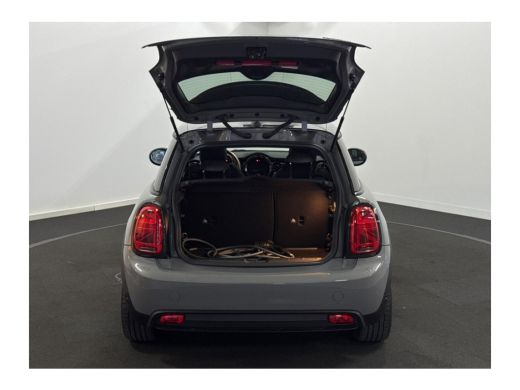 Mini Electric Camden Plus Edition 33 kWh | Achterbank in delen neerklapbaar | Achteruitrijcamera | Airco (autom... ActivLease financial lease