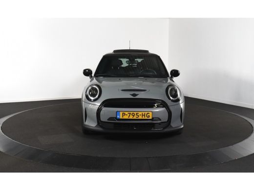 Mini Electric Camden Plus Edition 33 kWh | Achterbank in delen neerklapbaar | Achteruitrijcamera | Airco (autom... ActivLease financial lease