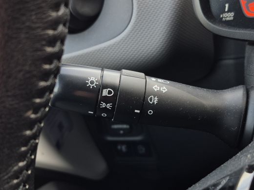 Peugeot 108 1.0 e-VTi Active DAB | Extra getint glas | Airco | Bluetooth | ActivLease financial lease