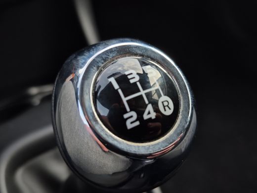 Peugeot 108 1.0 e-VTi Active DAB | Extra getint glas | Airco | Bluetooth | ActivLease financial lease