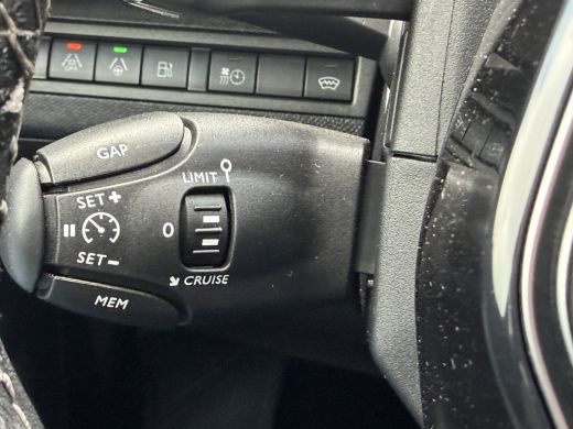 Peugeot 3008 225pk HYbrid Allure Pack (Elektrische Klep - 360gr Camera - Keyless Entry - Automatische Airco - ... ActivLease financial lease