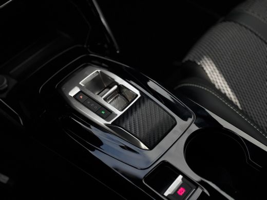 Peugeot e-2008 EV GT 54 kWh SOH 97,44% | WLTP 375 - 415 km | Cruise control adaptief | Navi fullscreen | 54kWh |... ActivLease financial lease