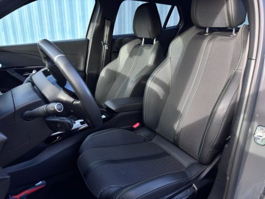 Peugeot e-2008 EV GT 54 kWh SOH 97,44% | WLTP 375 - 415 km | Cruise control adaptief | Navi fullscreen | 54kWh |... ActivLease financial lease