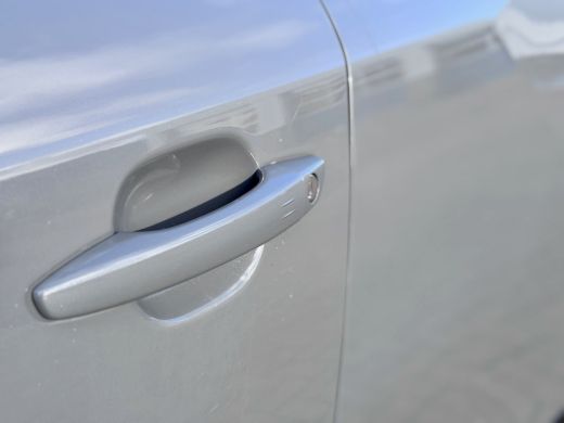 Peugeot e-2008 EV GT 54 kWh SOH 97,44% | WLTP 375 - 415 km | Cruise control adaptief | Navi fullscreen | 54kWh |... ActivLease financial lease