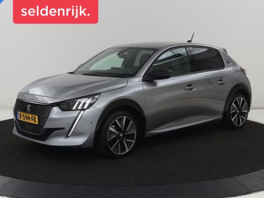 Peugeot e-208 EV GT 350 50 kWh | 27.200km NAP | SOH 93% | Stoelverwarming | Leder/Alcantara | Camera | Adaptive...