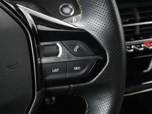 Peugeot e-208 EV GT 350 50 kWh | 27.200km NAP | SOH 93% | Stoelverwarming | Leder/Alcantara | Camera | Adaptive... ActivLease financial lease