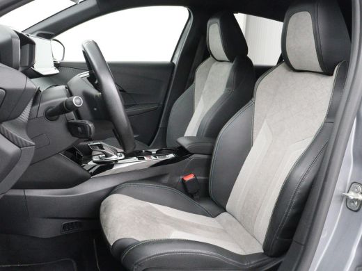 Peugeot e-208 EV GT 350 50 kWh | 27.200km NAP | SOH 93% | Stoelverwarming | Leder/Alcantara | Camera | Adaptive... ActivLease financial lease